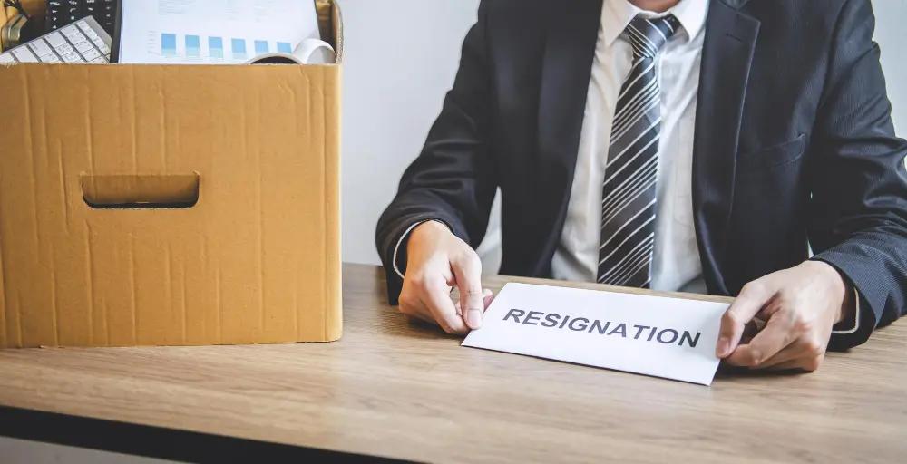 How to Write a Respectable Resignation Letter: Format and Examples
