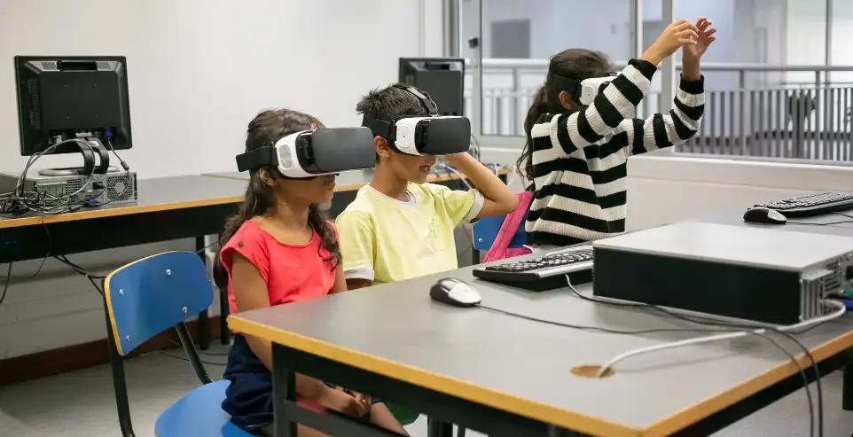 Augmented Reality & Virtual Reality in Education: Immersive Learning Experience