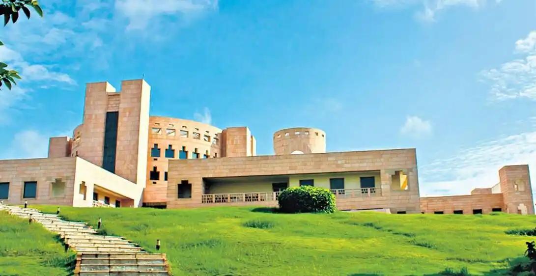 Is the ISB Hyderabad MBA Worth its Fee? A Financial Perspective