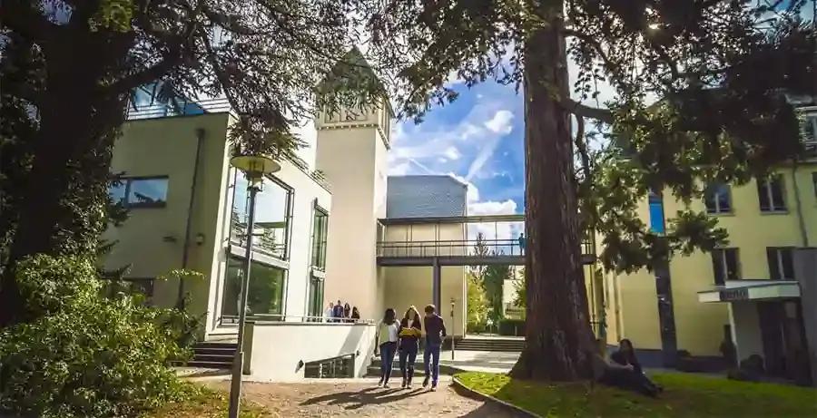 STEM Programme From IU Germany: A Detailed Overview On Eligibility Criteria, Fee Structure & Placement Facilities!
