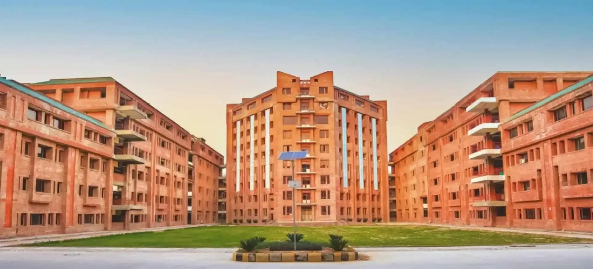 Sharda University Online banner