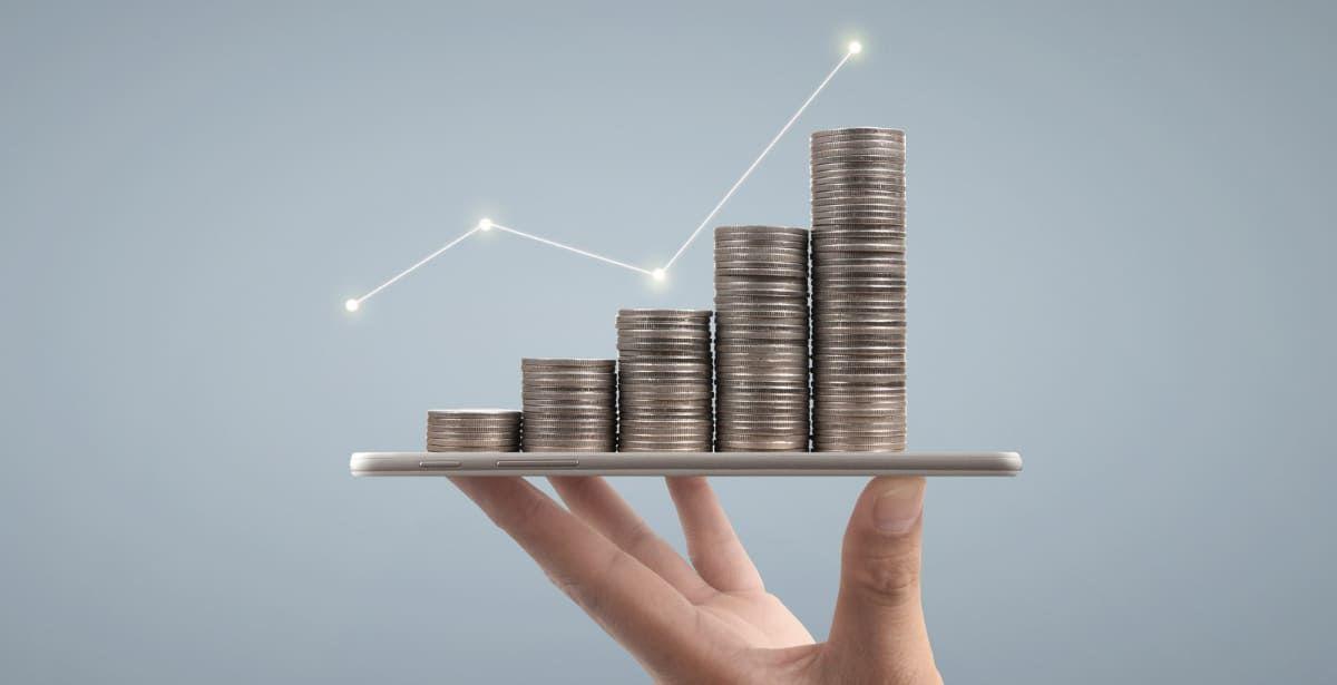 Investment Banker: Roles, Courses, Salary, Qualifications, & More